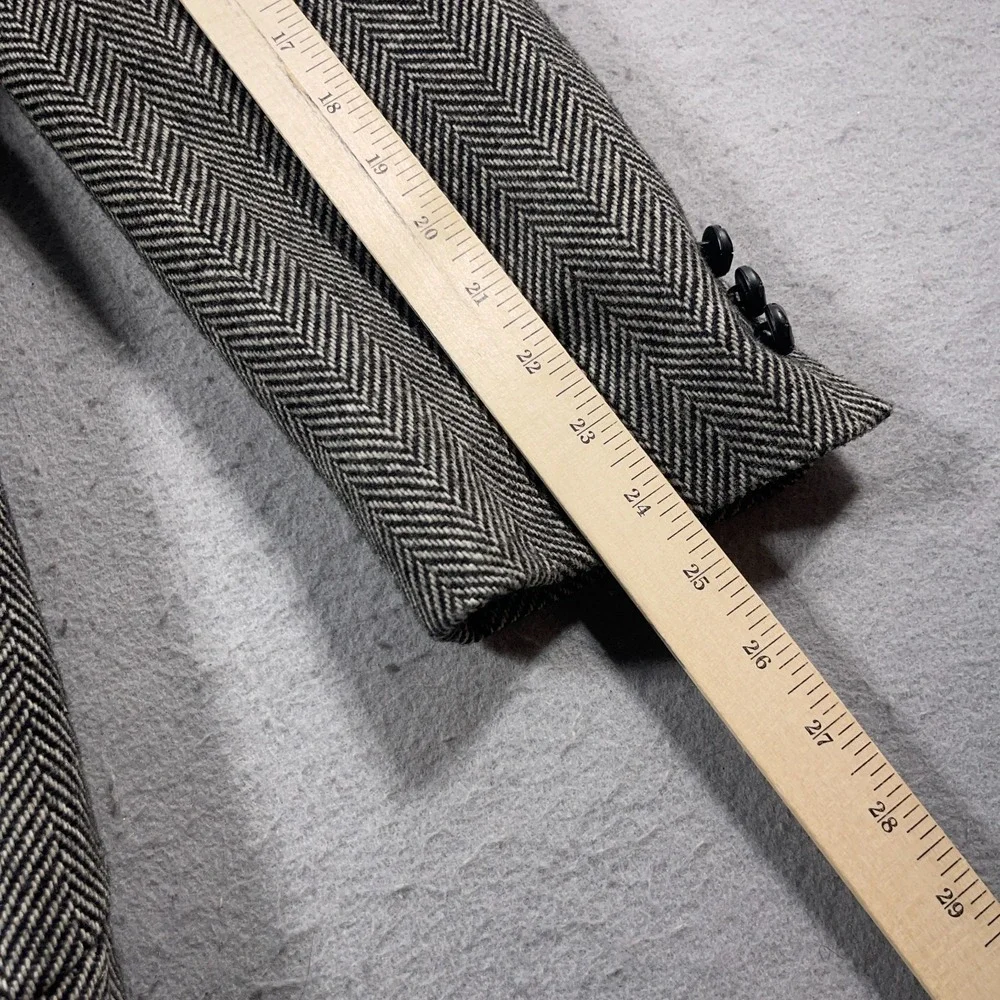 Vintage Herringbone‎ Tweed Blazer Mens 40R Gray Wool Blend Old Money Classic